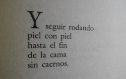 zoelu:  hachedesilencio:  ex-noctambulo:  Silvina Garré - Pena Privada   O rodando como yo anoche por una ladera de hierba XD