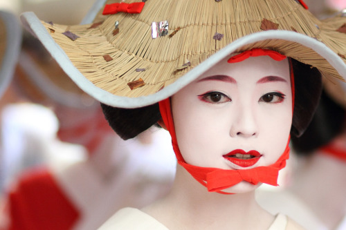 idreamofaworldofcouture:  Photographs by Michael Chandler 