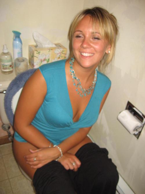 TOILET PEE