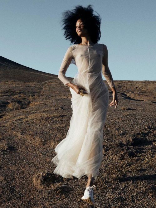 “Dust in the Wind”, photographed by Olga Rubio Dalmau for Vogue Korea May 2022