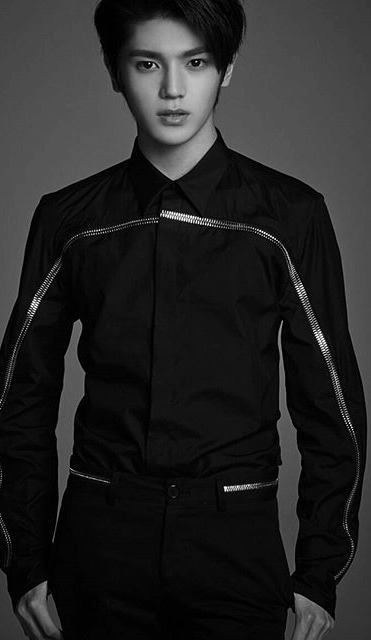 taenebre:   Throwback to pre-debut Lee Taeyong and his darker hair~  