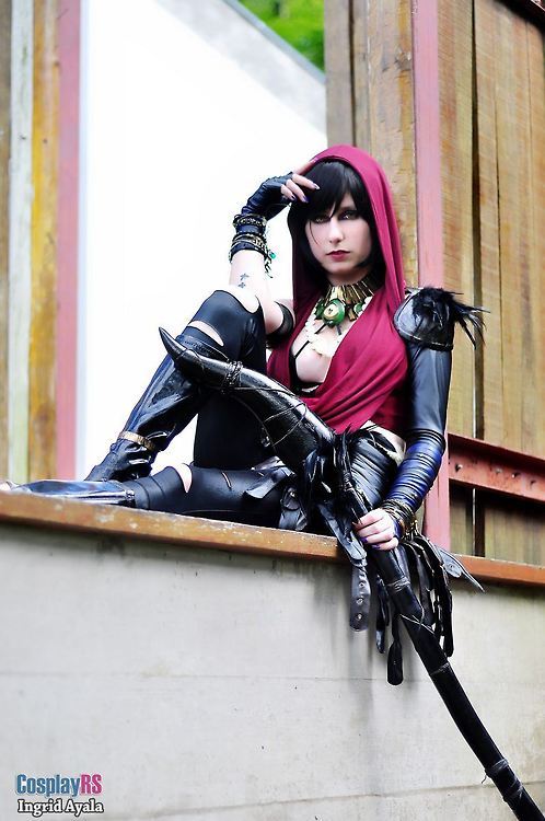 truly-madly-geekly:  More @ Truly, Madly, Geekly Amazingly Beautiful Fantasy Cosplay