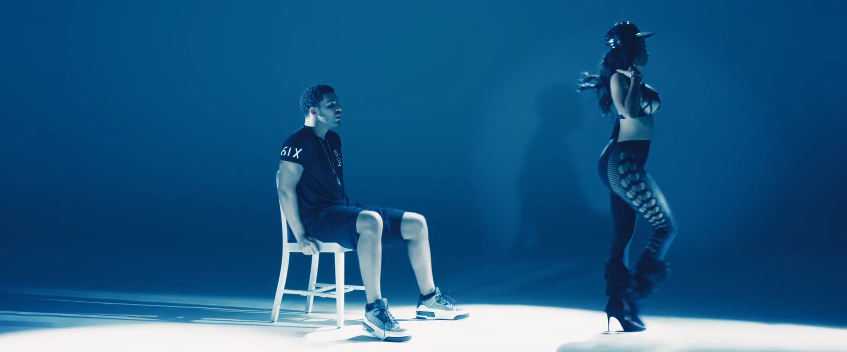 christinefriar:  I. love. the. Anaconda. video. but the writeups I’ve been seeing