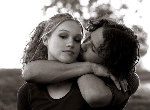 cinematapestry - Julia Stiles and Heath Ledger on the set of 10...