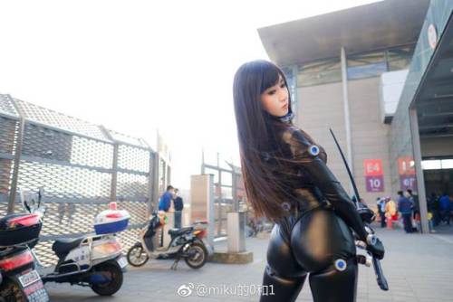 eyxxx: grimphantom2:  cosplay-just-cosplay:   Reika (Gantz) by 一罐儿一    Hot!  OHMYGAWD!! DAT 4th PIC!!! °_____°  yup~ < |D’‘‘‘