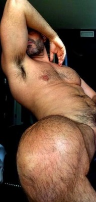 haus-o-ass:  WOOF FUKR…SUCK ON THOSE NIPS/PITS