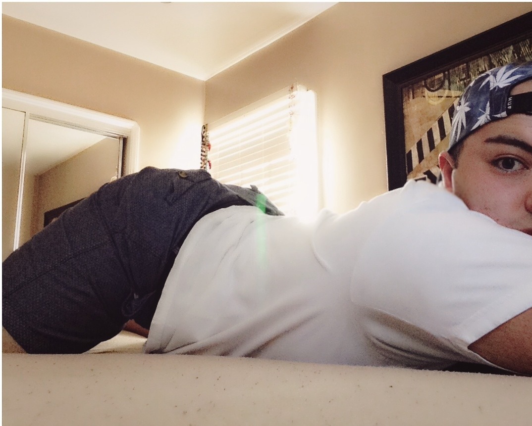 dannycakesxxx:  Sticking it out for daddy