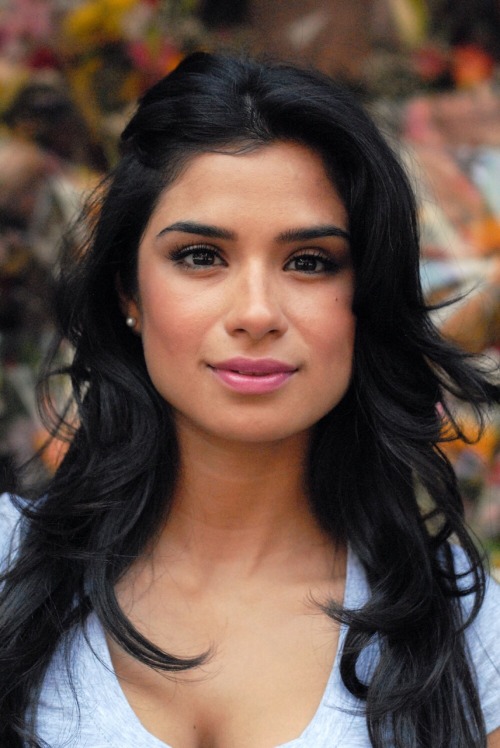 charmancler: queer-as-fuckkk:Diane Guerrero appreciation post. literal angel