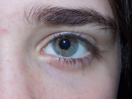 kusstherapie:  my sisters eyes 