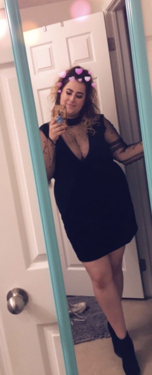 curious-goddess:When your formal dress comes in and you have to take soooo many pics in it cuz you l