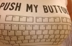 droolbritannia:  Anybody need to brush up on their touch typing skills?…