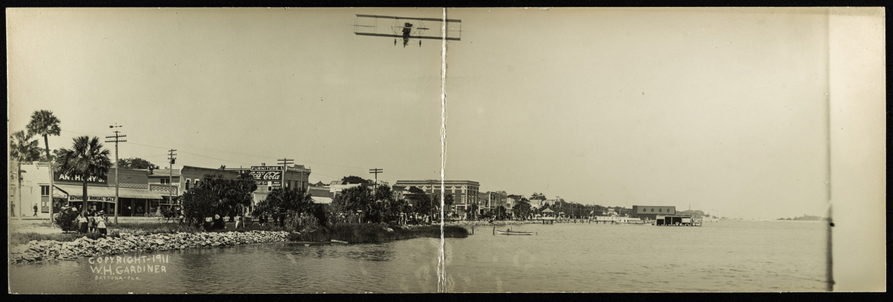 onceuponatown:  Daytona Beach, 1911. 