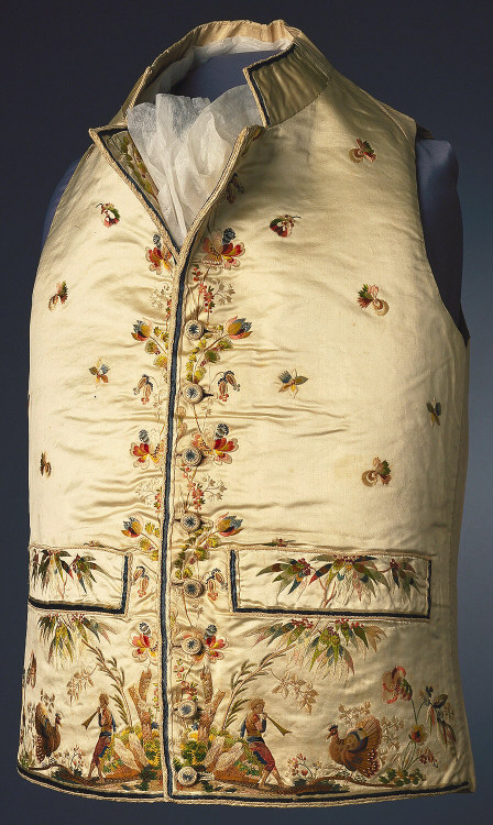 my18thcenturysource: vinceaddams:I really really like late 18th century waistcoats. Especially the