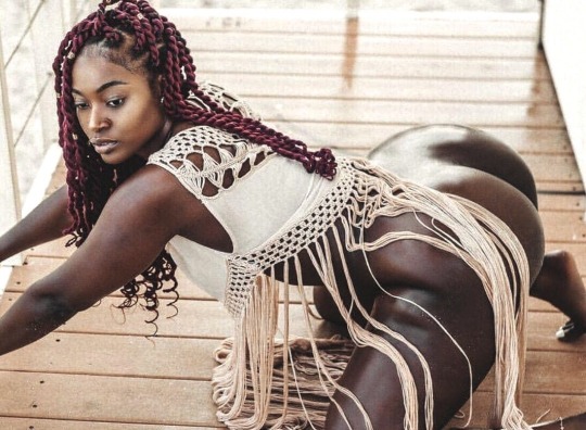 hcfmodels:sexmoney23:Chocolate Goddess  Oh my god…..#blackwomen