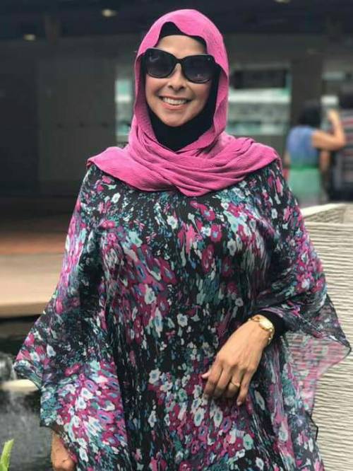 milfmalaymaturedhijab: Just wow