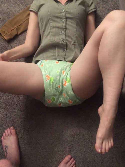 babytabbycat:Tired and ready to be put in a diaper after a long day of work…