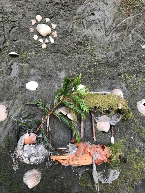 fragilemothwing: shrines in the woods i found