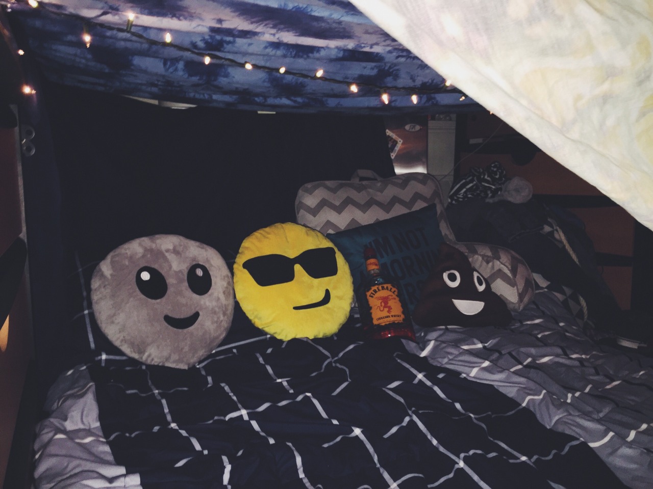 fix-a-h3eart-today:  Dorm fort ✌️