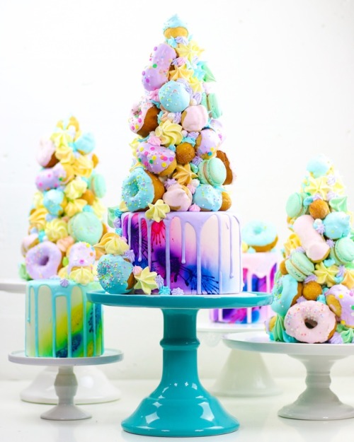 food-porn-diary:Tie dye sweetness overload croquembouche wedding cake dessert table