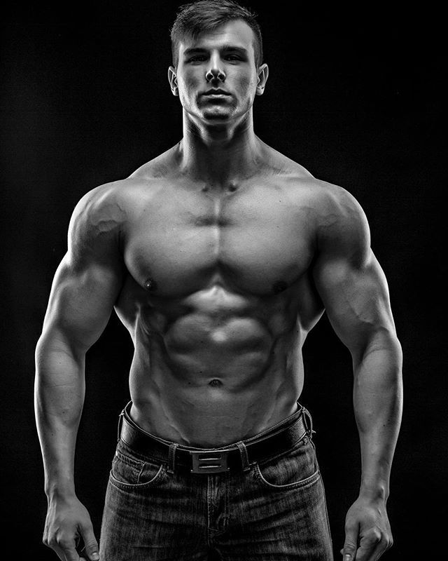   Евгений Михайленко ( @eugene_aesthetics_official )