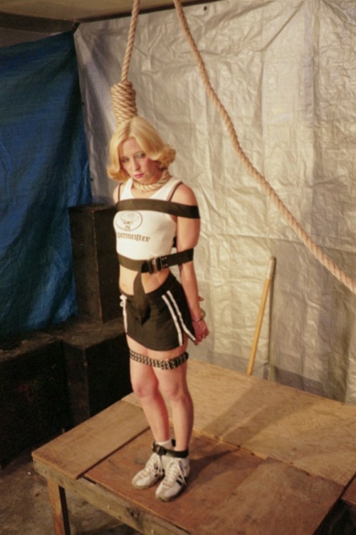 zviazovac: impiccatohanged: hanging execution adult photos