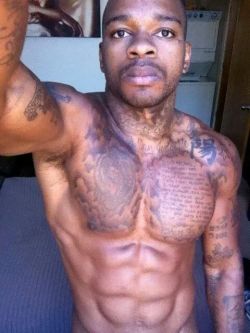 seeker310:  klabbe:  Ybfbfn  Awesome Black Bodybuilders with GREAT muscles!!  Yes he is so cute mmm