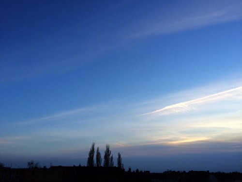 Himmel über Steglitz - 28. März 2015, 18:20h