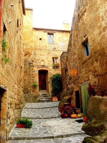 italian-landscapes:Civita di Bagnoregio, Lazio, ItalyCivita is also known as “la città che muore” (t