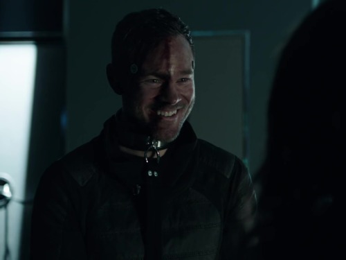 Killjoys S04E04 part 1 of 2Infected with an alien parasite, Johnny (Aaron Ashmore) has to be cuffed,