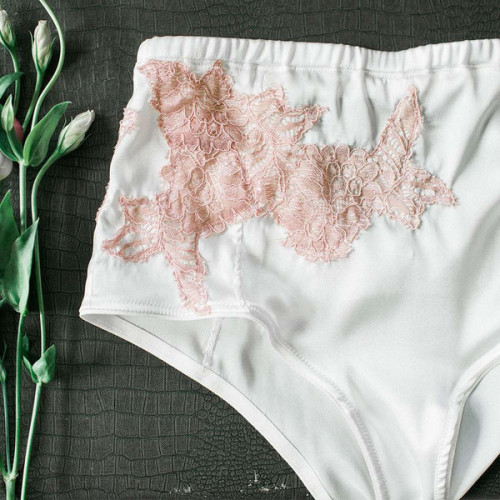 placedeladentelle:  Ethereal (Bra + Knicker) + Eloquent Bra by Janay / 30-36 A-D