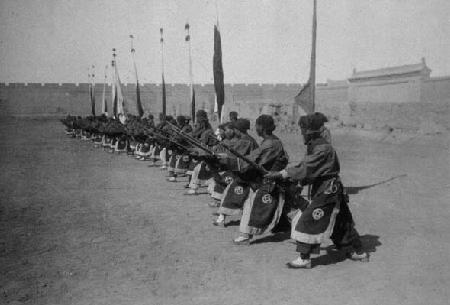 Chinese Imperial Guard conducting musket drill, circa 1906.