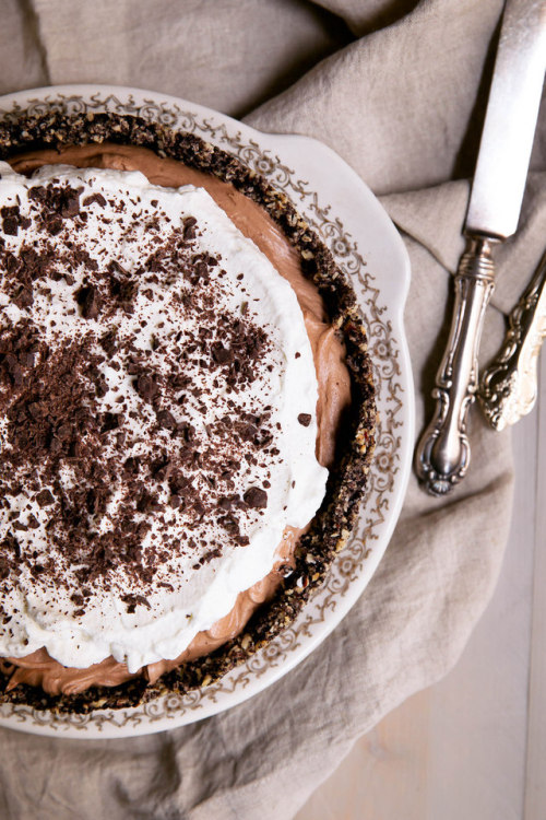 foodffs: Deep Dish French Silk Pie with Hazelnut Oreo Cookie Crust Follow for recipes Get your FoodF