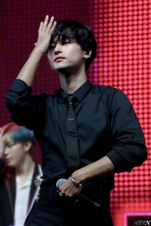 officialrovix:180417 N @ Eau De VIXX Showcase | © Holy N