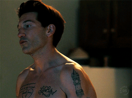 Jon Bernthal As Julian KayeAMERICAN GIGOLO (2022)1x02 Pretty Baby