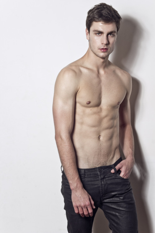 boysguysandmen101:  paulo dalagnoli 