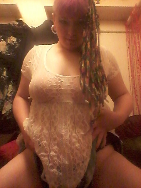 acidkittiegoddess:  Hips, lust, rainbow and lace ;♡ ♥♥♥ muah♥♥♥