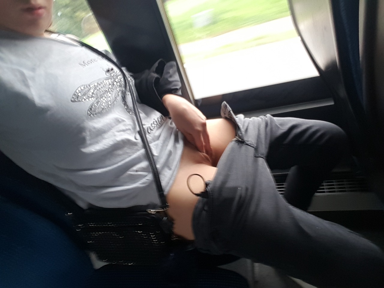 19yearoldslut: Yes I’m in the bus, touching myself ♡ I have to be in the bus for about a half hour and my goal is to let myself cum at least 4 times during the trip ❤❤ I’ll probably upload a video too ;) Reblog if you wanna be here touching