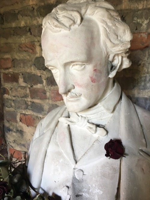 roadtripgothic: Shout out to the people who kissed the Poe statue at the Poe museum