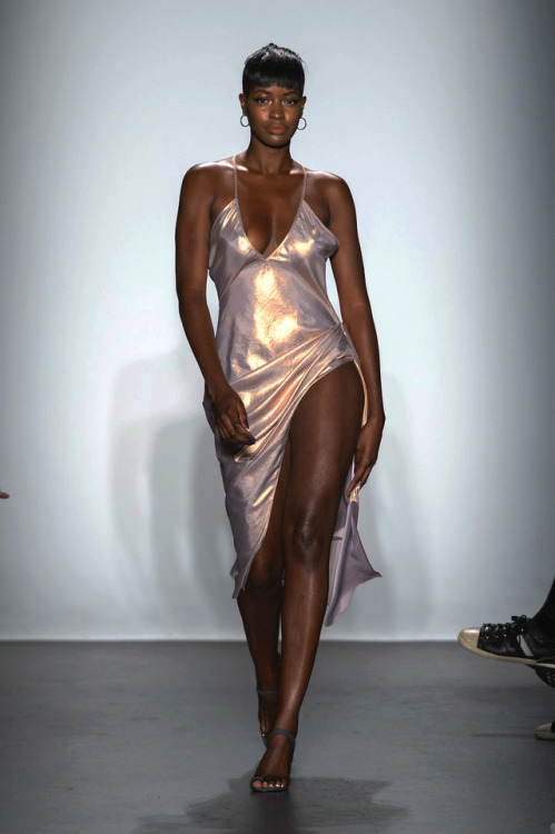 driflloon:    laquan smith ss19   porn pictures