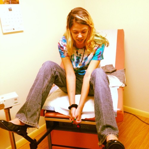 gynie-ville: At the gynecologist for her annual well woman exam.