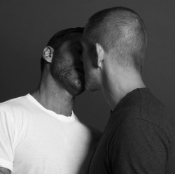 fuckyeahdudeskissing:  Fuck Yeah Dudes Kissing.