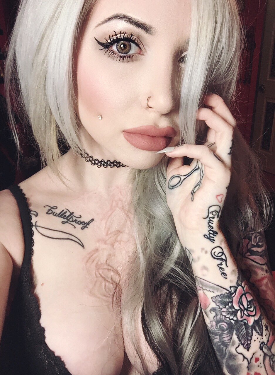 sexytattooedgirls:Follow www.sexytattooedgirls.tumblr.com for more tattooed girls.