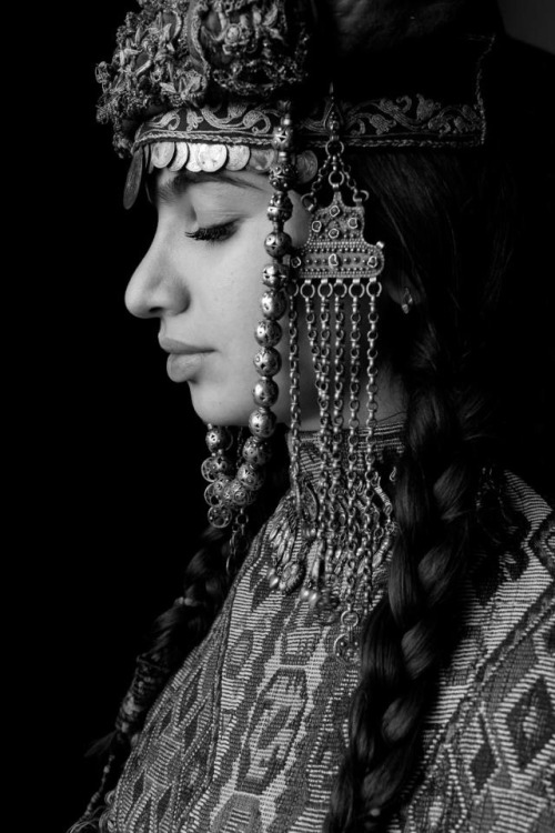 suzani:Armenian women in traditional clothes. Caucasian mountains.