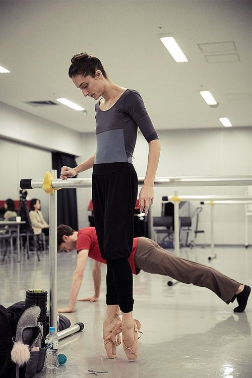 Paris Opera Ballet etoiles in rehearsal for Le Grand Ballet 2018 in TokyoPhoto © Yumiko Inoue&n