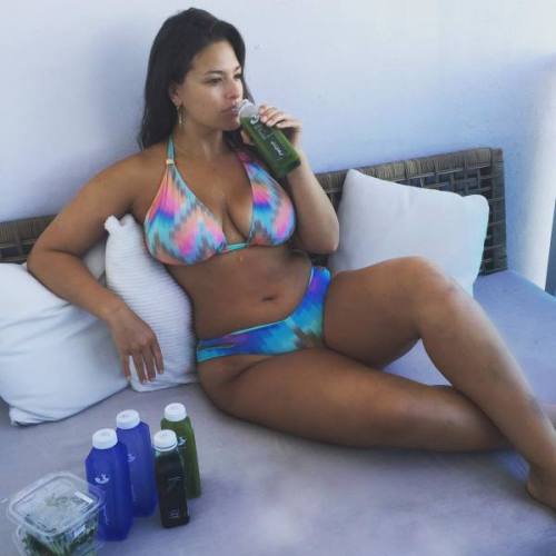 i-asked-for-more-tatooed-girls:  Check Out Full Gallery: This Plus Sized Model From Sports Illustrated Will Totally Turn You Oni-asked-for-more-tatooed-girls