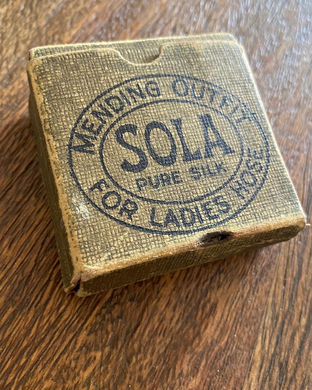 Vintage Sola pure silk mending kit for ladies hose #sillymoney #hounslowcarboot (at Hanworth, Hounslow, United Kingdom)
https://www.instagram.com/p/Cp-EJ0DIkN3/?igshid=NGJjMDIxMWI=