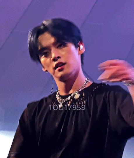 LEE KNOW / ‘YAYAYA’ (video Credit @ 1OO17959)