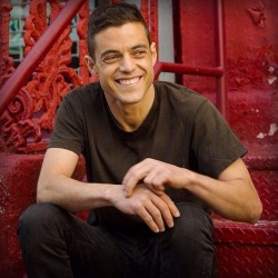 Rami Malek Online