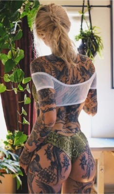 itsall1nk:More Hot Tattoo Girls athttp://itsall1nk.tumblr.com