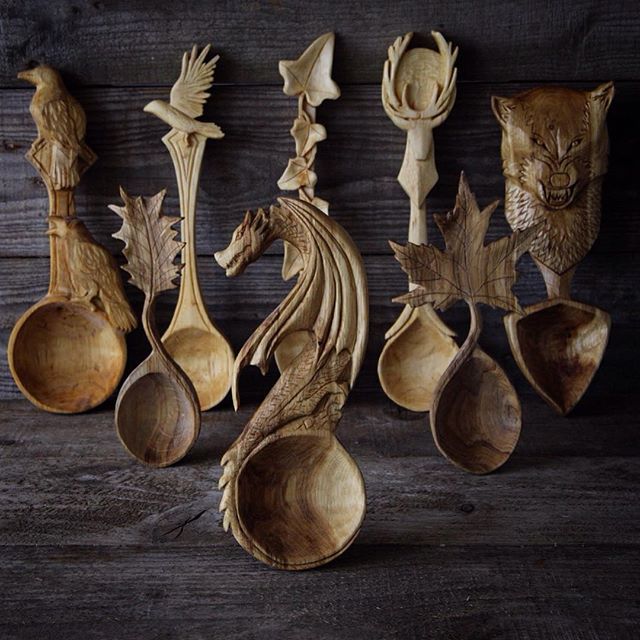 wildhobbitjam:  voiceofnature:  Amazing woodcarved spoons by Giles Newman. He resides